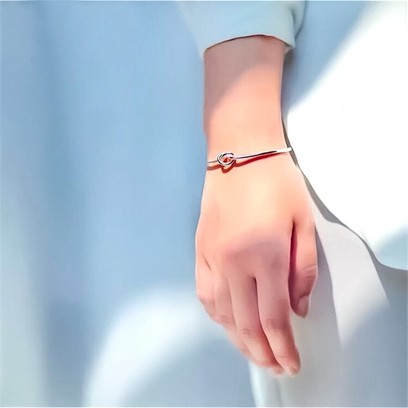 🔴𝟭𝟬/$𝟮𝟱🔴NEW Knot Minimalist Delicate Cuff - Picture 5 of 13